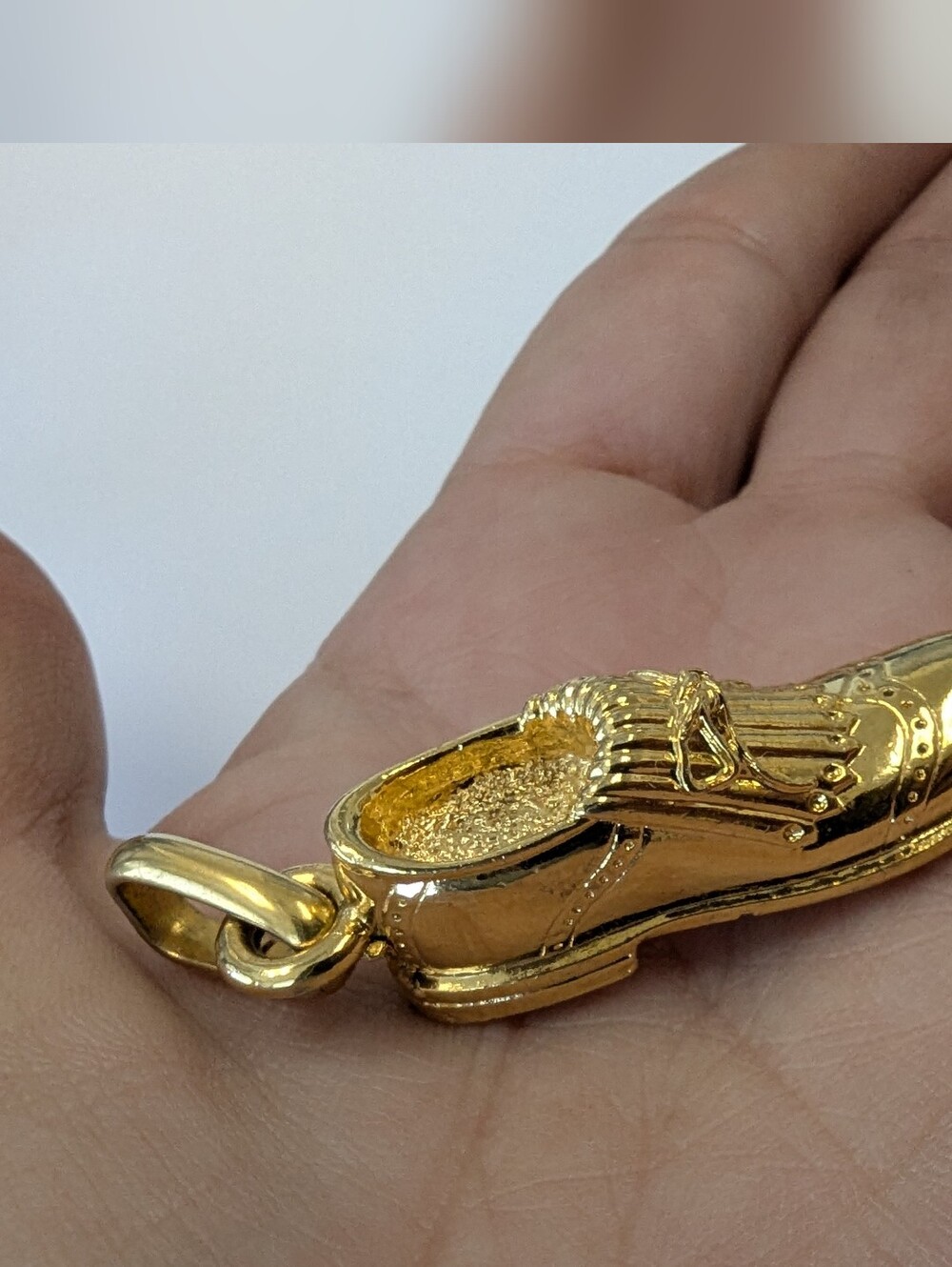 EVC VERY DETAILED HEAVY GOLD TONE SHOE CHARM